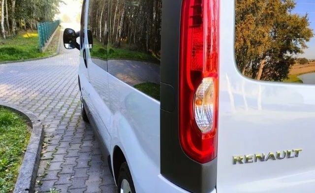 Белый Рено Трафик, объемом двигателя 2 л и пробегом 267 тыс. км за 9000 $, фото 7 на Automoto.ua