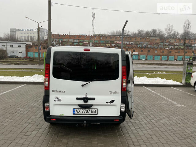 Білий Рено Трафік, об'ємом двигуна 2 л та пробігом 200 тис. км за 13500 $, фото 1 на Automoto.ua