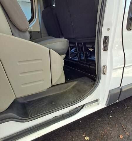 Білий Рено Трафік, об'ємом двигуна 2 л та пробігом 255 тис. км за 14300 $, фото 28 на Automoto.ua