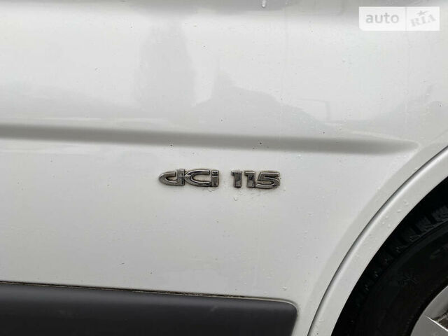 Білий Рено Трафік, об'ємом двигуна 2 л та пробігом 200 тис. км за 13500 $, фото 14 на Automoto.ua