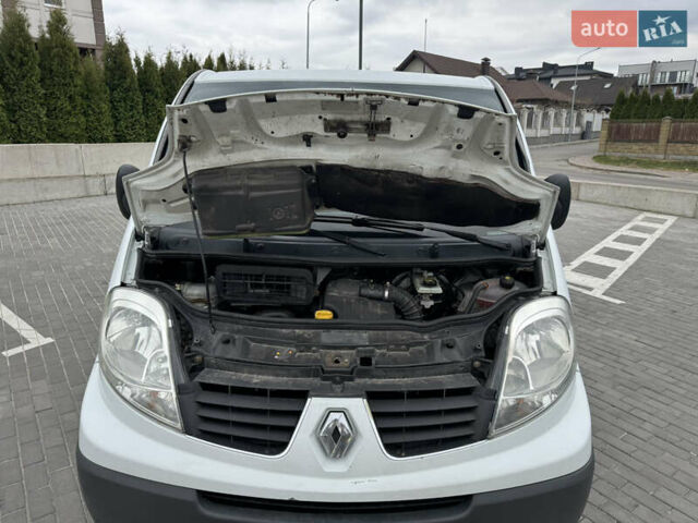 Белый Рено Трафик, объемом двигателя 2 л и пробегом 315 тыс. км за 8300 $, фото 26 на Automoto.ua