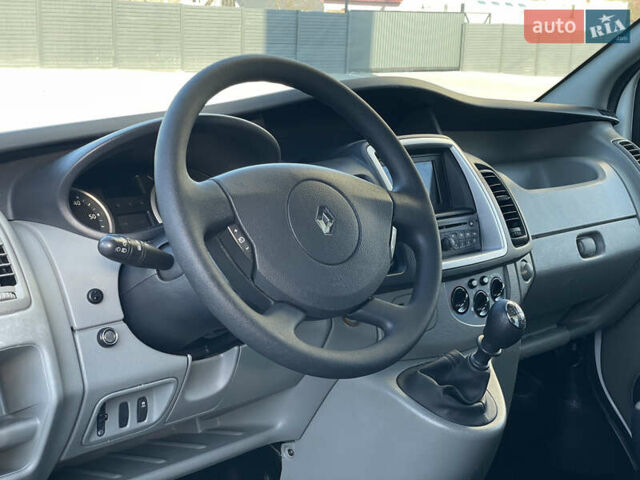 Белый Рено Трафик, объемом двигателя 2 л и пробегом 208 тыс. км за 12900 $, фото 19 на Automoto.ua