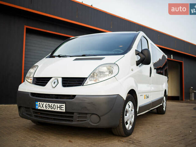 Білий Рено Трафік, об'ємом двигуна 2 л та пробігом 251 тис. км за 13100 $, фото 4 на Automoto.ua