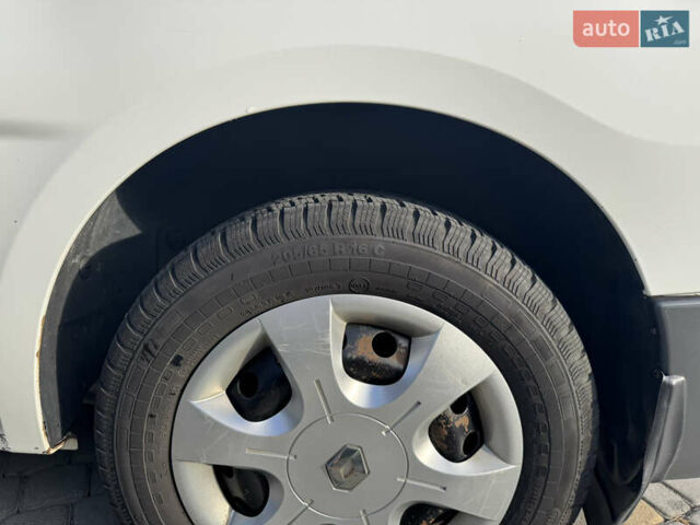 Белый Рено Трафик, объемом двигателя 2 л и пробегом 373 тыс. км за 12500 $, фото 19 на Automoto.ua