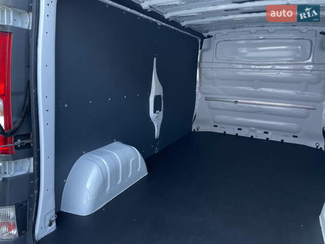 Белый Рено Трафик, объемом двигателя 2 л и пробегом 208 тыс. км за 12900 $, фото 43 на Automoto.ua