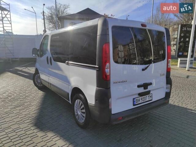 Белый Рено Трафик, объемом двигателя 2 л и пробегом 280 тыс. км за 13500 $, фото 5 на Automoto.ua