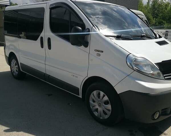 Белый Рено Трафик, объемом двигателя 2 л и пробегом 339 тыс. км за 13600 $, фото 3 на Automoto.ua
