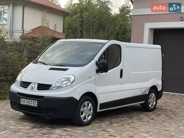 Белый Рено Трафик, объемом двигателя 2 л и пробегом 203 тыс. км за 9950 $, фото 2 на Automoto.ua
