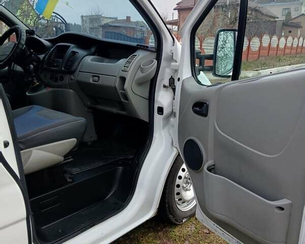 Білий Рено Трафік, об'ємом двигуна 2 л та пробігом 390 тис. км за 9500 $, фото 30 на Automoto.ua