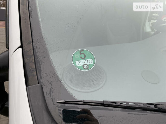 Білий Рено Трафік, об'ємом двигуна 2 л та пробігом 200 тис. км за 13500 $, фото 13 на Automoto.ua