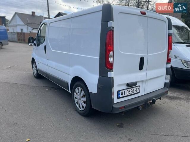 Белый Рено Трафик, объемом двигателя 2 л и пробегом 321 тыс. км за 8800 $, фото 1 на Automoto.ua