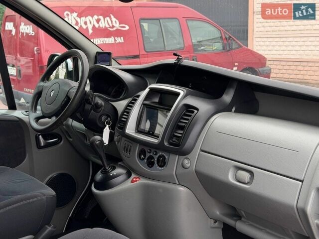 Білий Рено Трафік, об'ємом двигуна 2 л та пробігом 280 тис. км за 14950 $, фото 62 на Automoto.ua