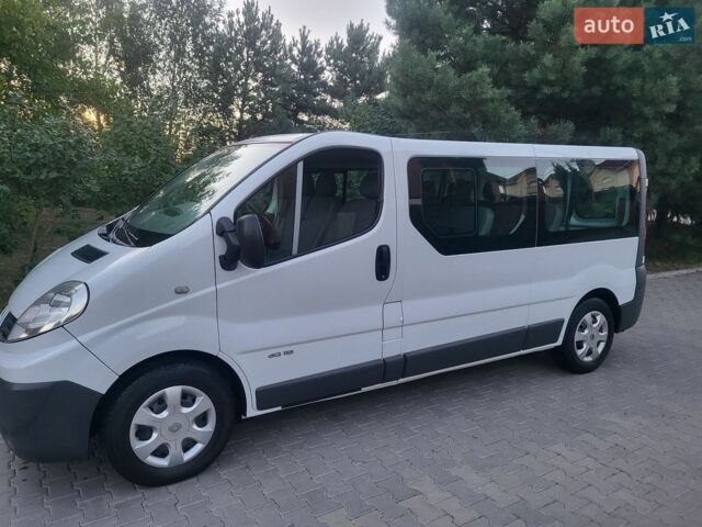 Белый Рено Трафик, объемом двигателя 2 л и пробегом 241 тыс. км за 14800 $, фото 6 на Automoto.ua