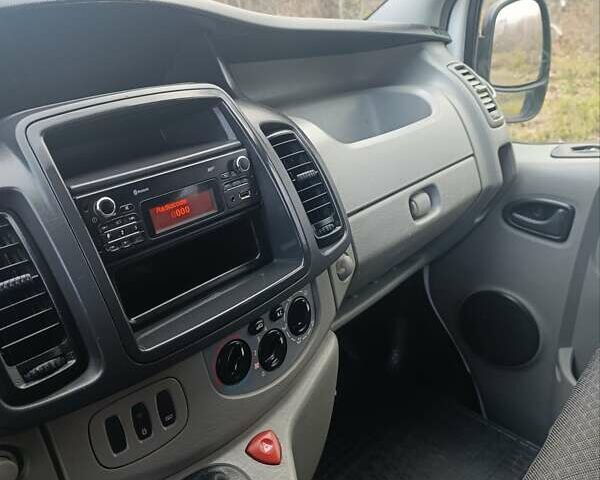 Белый Рено Трафик, объемом двигателя 2 л и пробегом 210 тыс. км за 12300 $, фото 11 на Automoto.ua