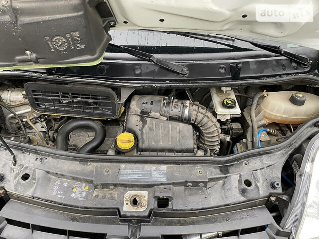 Білий Рено Трафік, об'ємом двигуна 2 л та пробігом 200 тис. км за 13500 $, фото 8 на Automoto.ua