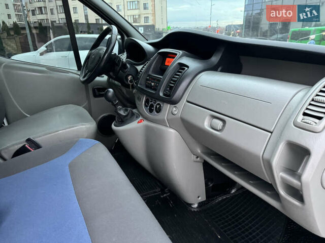 Белый Рено Трафик, объемом двигателя 2 л и пробегом 315 тыс. км за 8300 $, фото 17 на Automoto.ua