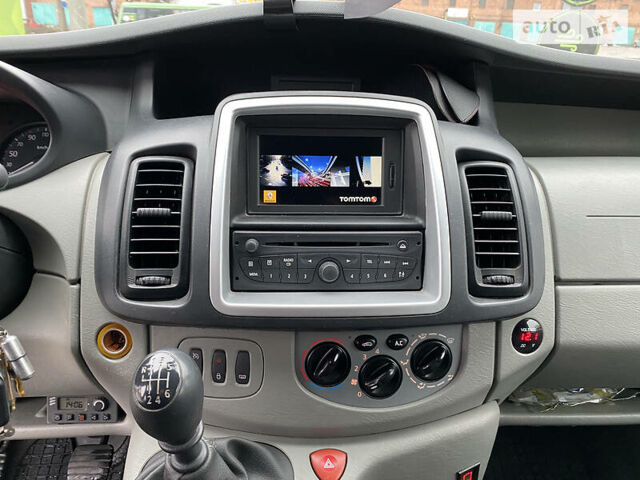 Білий Рено Трафік, об'ємом двигуна 2 л та пробігом 200 тис. км за 13500 $, фото 10 на Automoto.ua