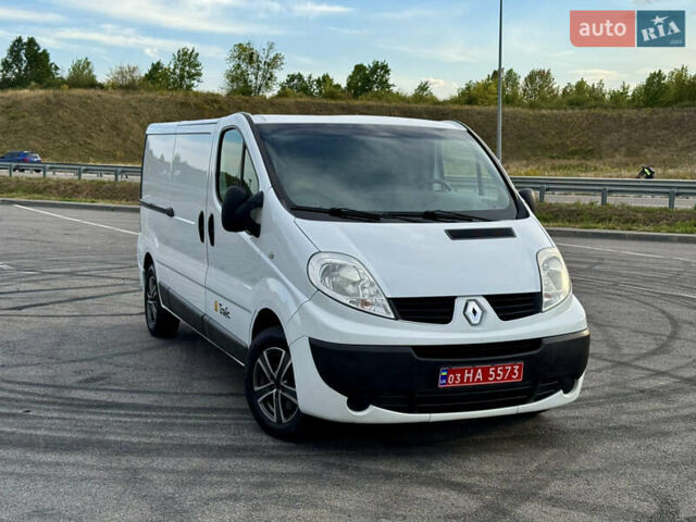 Белый Рено Трафик, объемом двигателя 2 л и пробегом 252 тыс. км за 12550 $, фото 49 на Automoto.ua