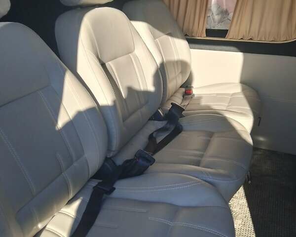 Белый Рено Трафик, объемом двигателя 2 л и пробегом 330 тыс. км за 10700 $, фото 2 на Automoto.ua