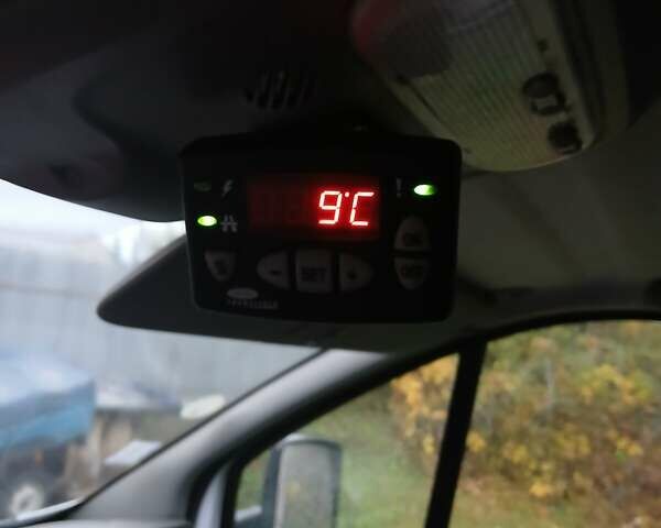 Белый Рено Трафик, объемом двигателя 2 л и пробегом 284 тыс. км за 11000 $, фото 8 на Automoto.ua