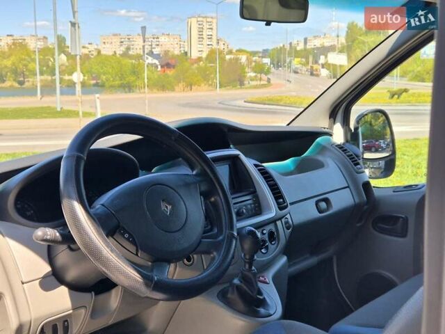 Белый Рено Трафик, объемом двигателя 2 л и пробегом 353 тыс. км за 12800 $, фото 22 на Automoto.ua