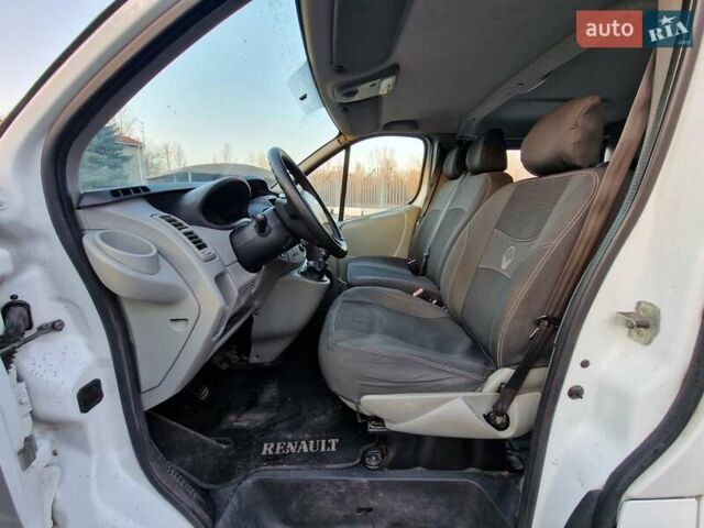 Белый Рено Трафик, объемом двигателя 2 л и пробегом 224 тыс. км за 11999 $, фото 12 на Automoto.ua
