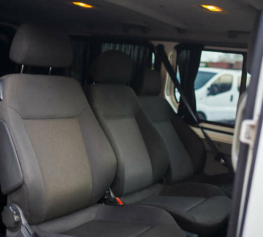 Білий Рено Трафік, об'ємом двигуна 2 л та пробігом 251 тис. км за 13100 $, фото 12 на Automoto.ua