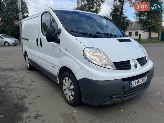 Белый Рено Трафик, объемом двигателя 2 л и пробегом 321 тыс. км за 8800 $, фото 5 на Automoto.ua