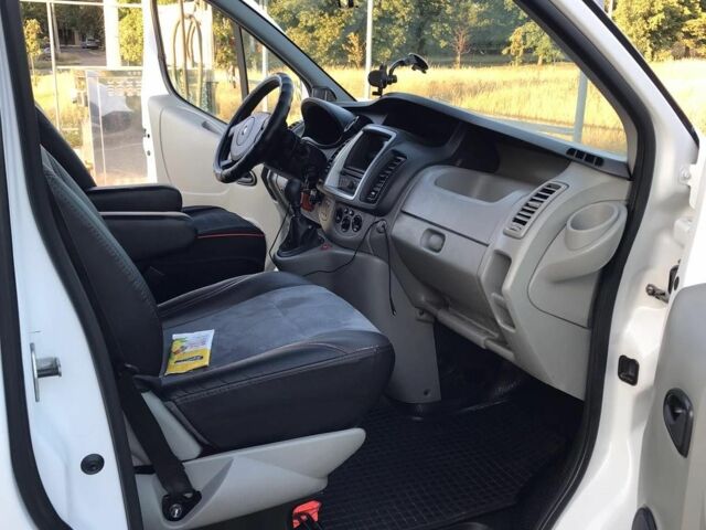 Білий Рено Трафік, об'ємом двигуна 0 л та пробігом 275 тис. км за 12500 $, фото 1 на Automoto.ua