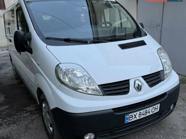 Белый Рено Трафик, объемом двигателя 2 л и пробегом 255 тыс. км за 14500 $, фото 2 на Automoto.ua