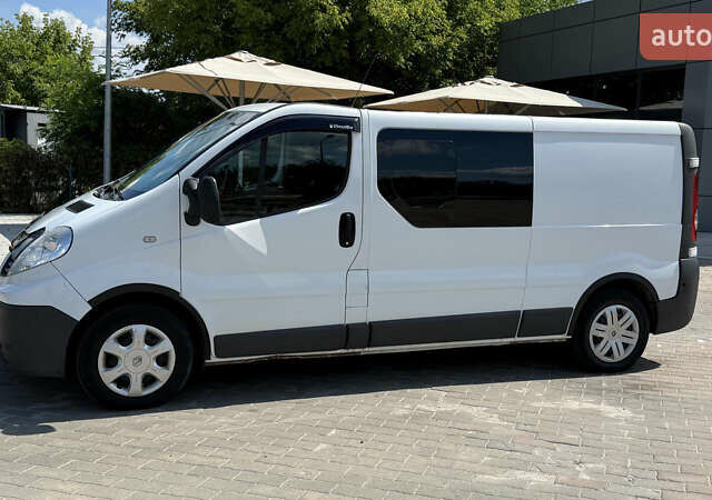 Білий Рено Трафік, об'ємом двигуна 1.9 л та пробігом 325 тис. км за 12500 $, фото 1 на Automoto.ua