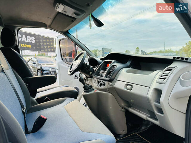 Белый Рено Трафик, объемом двигателя 2 л и пробегом 342 тыс. км за 8800 $, фото 17 на Automoto.ua
