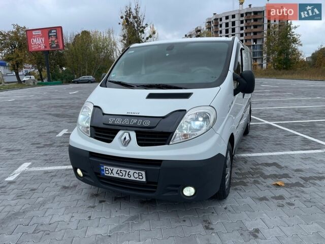 Белый Рено Трафик, объемом двигателя 2 л и пробегом 300 тыс. км за 9999 $, фото 2 на Automoto.ua