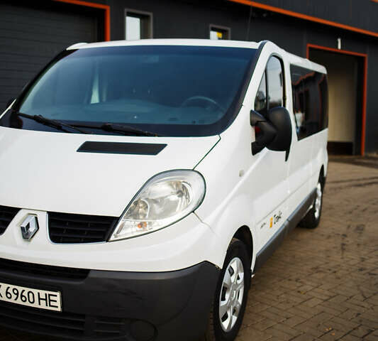 Білий Рено Трафік, об'ємом двигуна 2 л та пробігом 251 тис. км за 13100 $, фото 5 на Automoto.ua