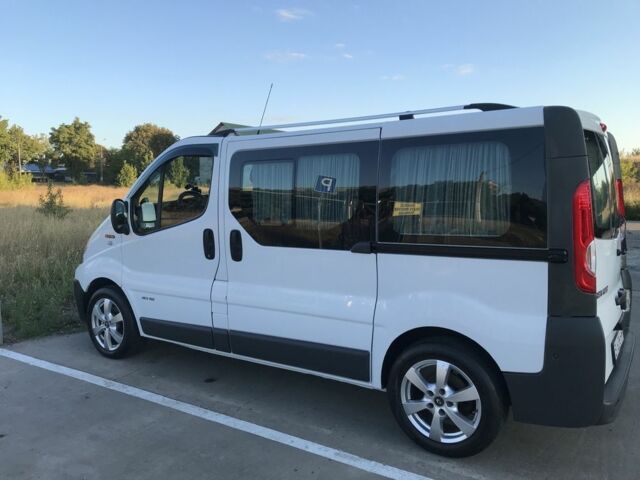 Білий Рено Трафік, об'ємом двигуна 2 л та пробігом 275 тис. км за 312 $, фото 2 на Automoto.ua