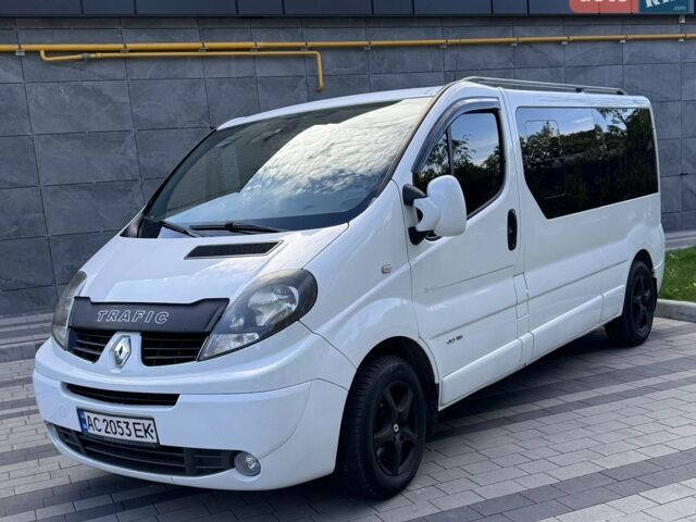 Білий Рено Трафік, об'ємом двигуна 2 л та пробігом 300 тис. км за 15000 $, фото 1 на Automoto.ua