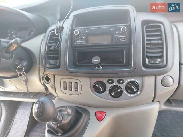 Белый Рено Трафик, объемом двигателя 2 л и пробегом 317 тыс. км за 10500 $, фото 21 на Automoto.ua