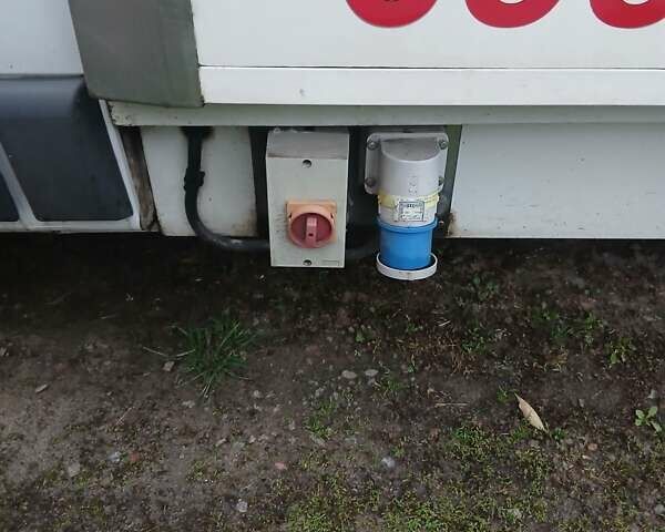 Белый Рено Трафик, объемом двигателя 2 л и пробегом 284 тыс. км за 11000 $, фото 5 на Automoto.ua