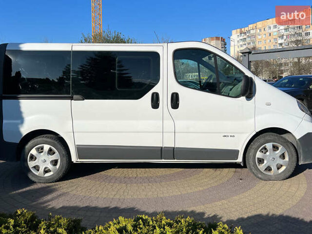Белый Рено Трафик, объемом двигателя 2 л и пробегом 315 тыс. км за 13800 $, фото 7 на Automoto.ua