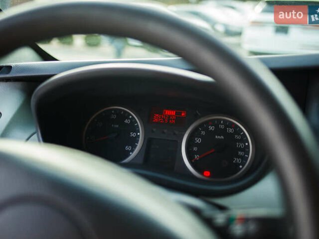 Білий Рено Трафік, об'ємом двигуна 2 л та пробігом 251 тис. км за 13100 $, фото 11 на Automoto.ua