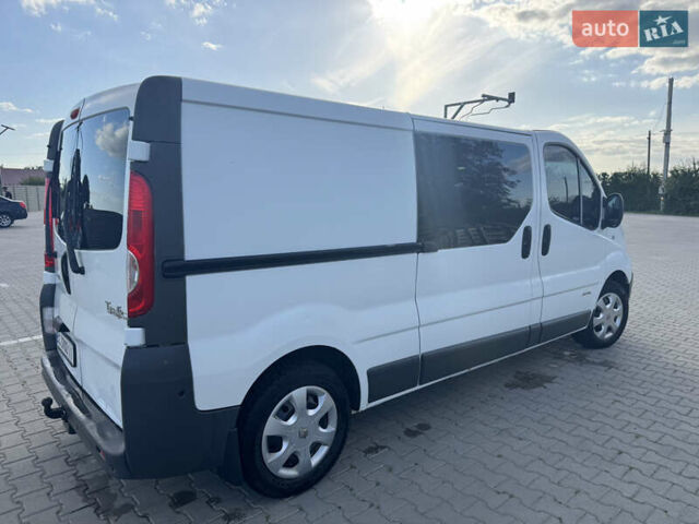 Белый Рено Трафик, объемом двигателя 2 л и пробегом 373 тыс. км за 12500 $, фото 4 на Automoto.ua