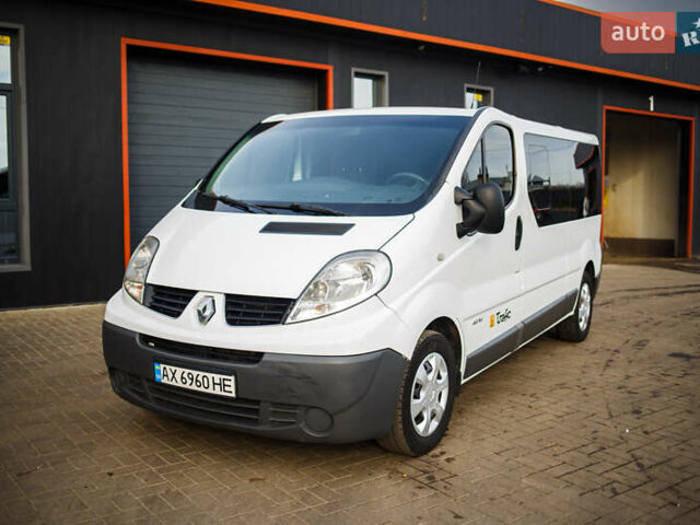 Білий Рено Трафік, об'ємом двигуна 2 л та пробігом 251 тис. км за 13100 $, фото 6 на Automoto.ua