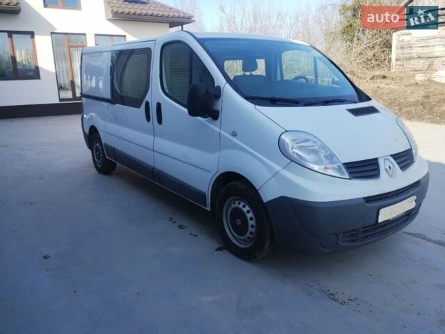Белый Рено Трафик, объемом двигателя 2 л и пробегом 230 тыс. км за 13800 $, фото 10 на Automoto.ua