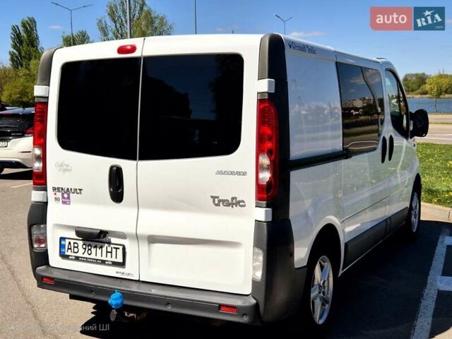 Белый Рено Трафик, объемом двигателя 2 л и пробегом 353 тыс. км за 12800 $, фото 7 на Automoto.ua