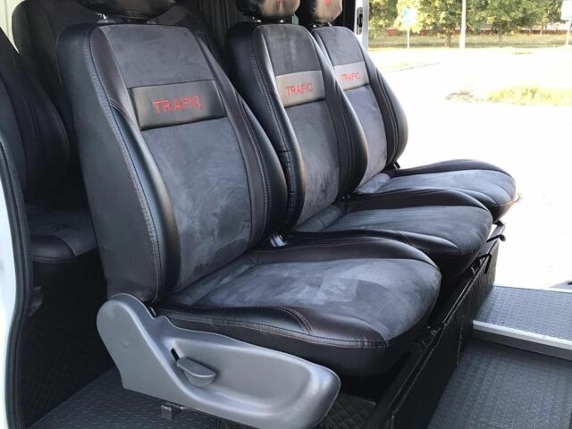 Білий Рено Трафік, об'ємом двигуна 0 л та пробігом 275 тис. км за 12500 $, фото 3 на Automoto.ua