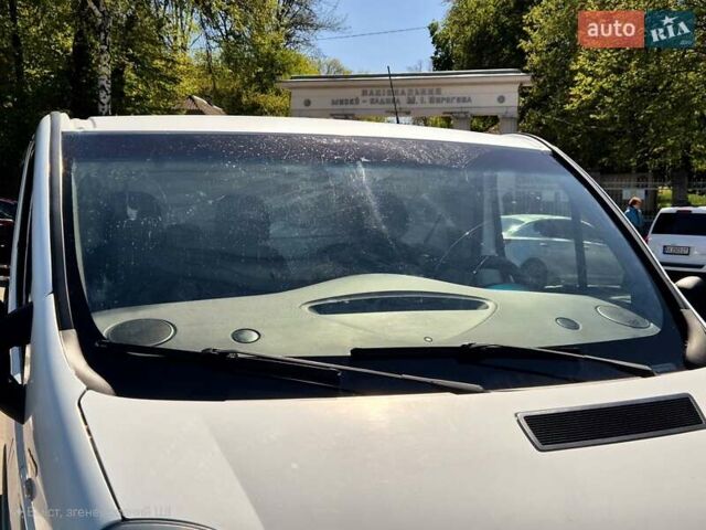Белый Рено Трафик, объемом двигателя 2 л и пробегом 353 тыс. км за 12800 $, фото 6 на Automoto.ua