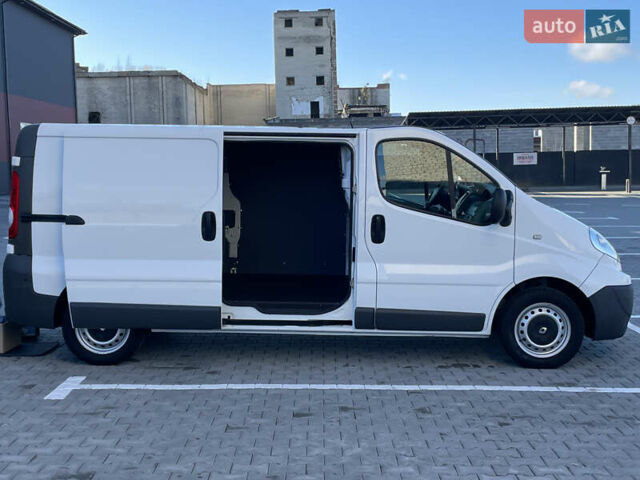 Белый Рено Трафик, объемом двигателя 2 л и пробегом 208 тыс. км за 12900 $, фото 17 на Automoto.ua