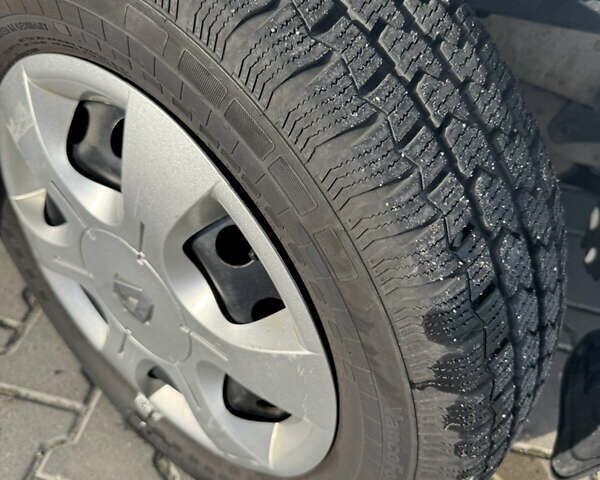 Белый Рено Трафик, объемом двигателя 2 л и пробегом 373 тыс. км за 12500 $, фото 9 на Automoto.ua