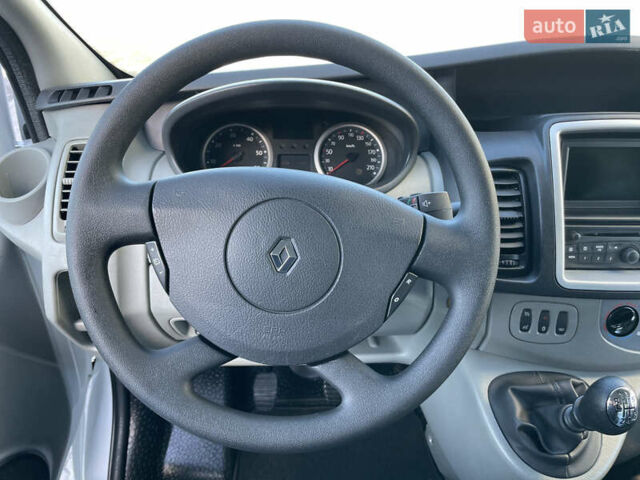 Белый Рено Трафик, объемом двигателя 2 л и пробегом 208 тыс. км за 12900 $, фото 20 на Automoto.ua