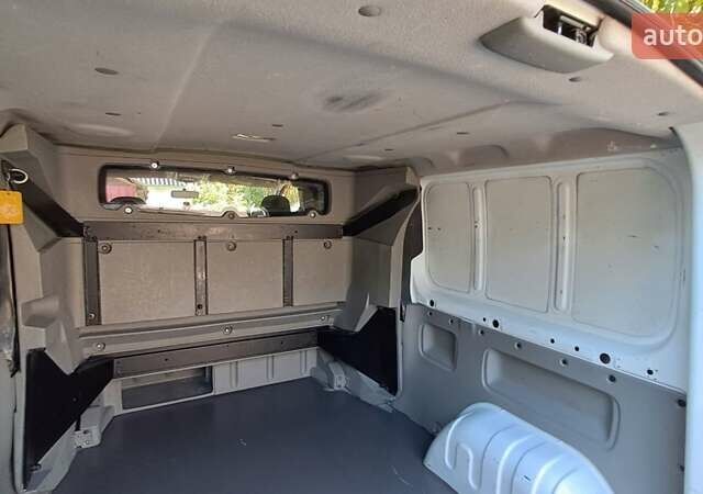 Білий Рено Трафік, об'ємом двигуна 2 л та пробігом 255 тис. км за 14300 $, фото 18 на Automoto.ua